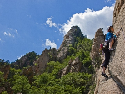 rock climbing in uttarakhand
